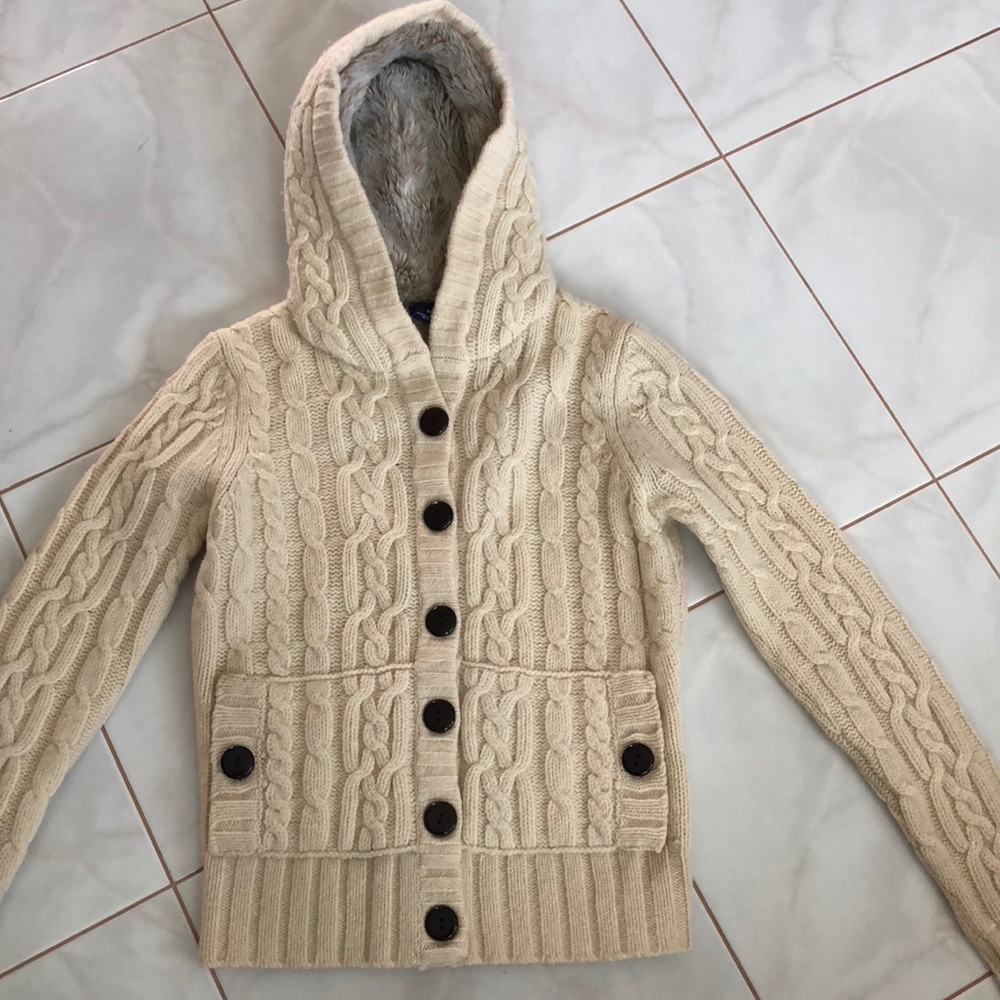 Gap cable knit sweater